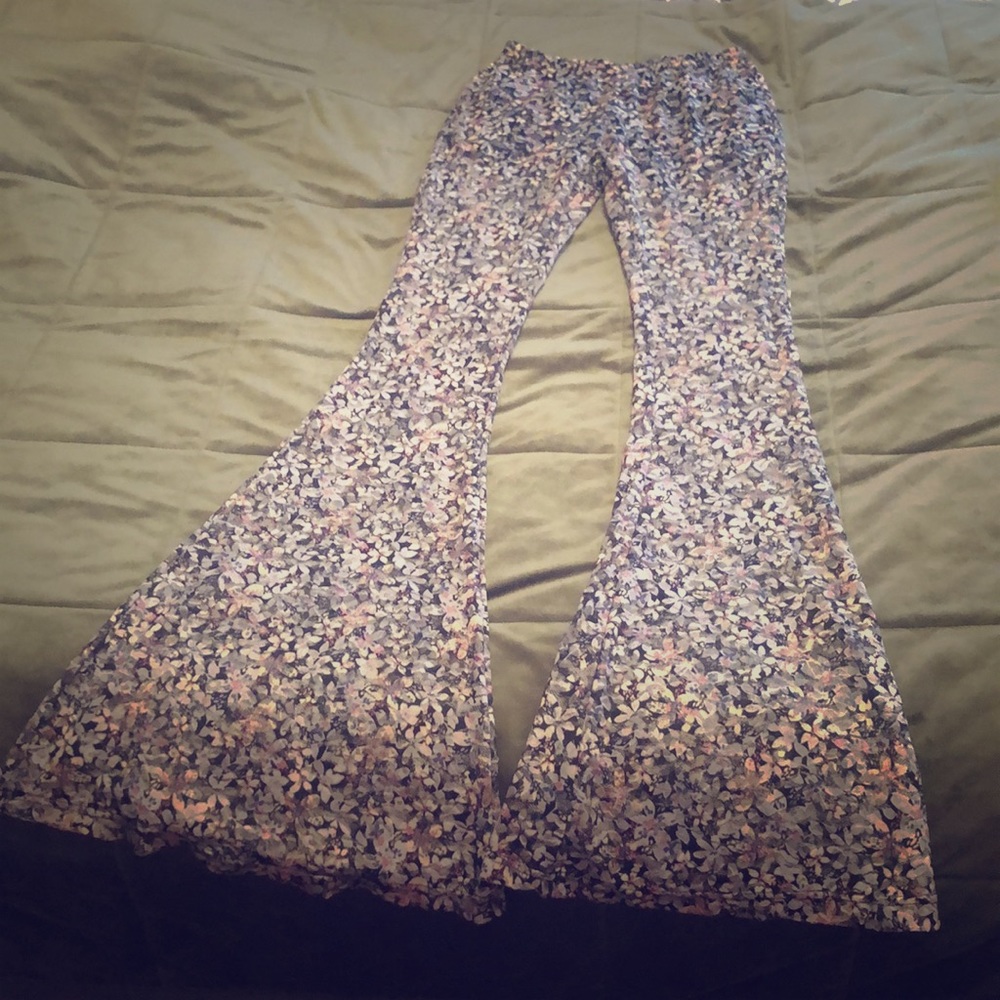 Tea & Cup Los Angeles sheer bell bottom pants S/M